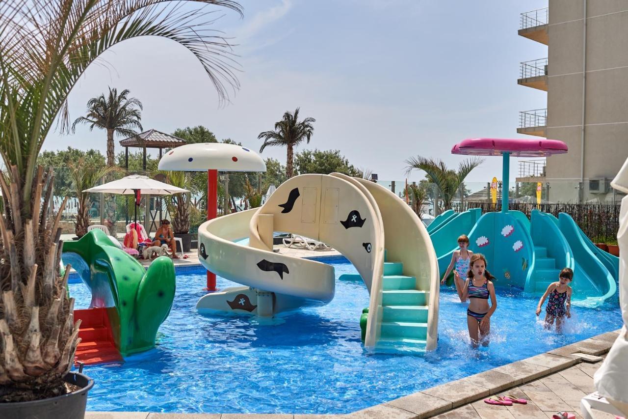 Ace Apartment Alezzi Beach Năvodari Exterior foto